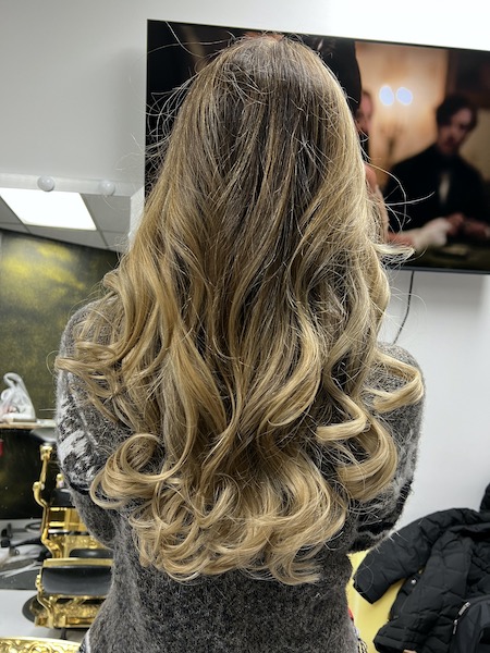 Blonde hair extensions Vback.